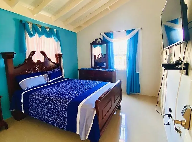 Villa Paradise Sleep 6 Private Pool *
